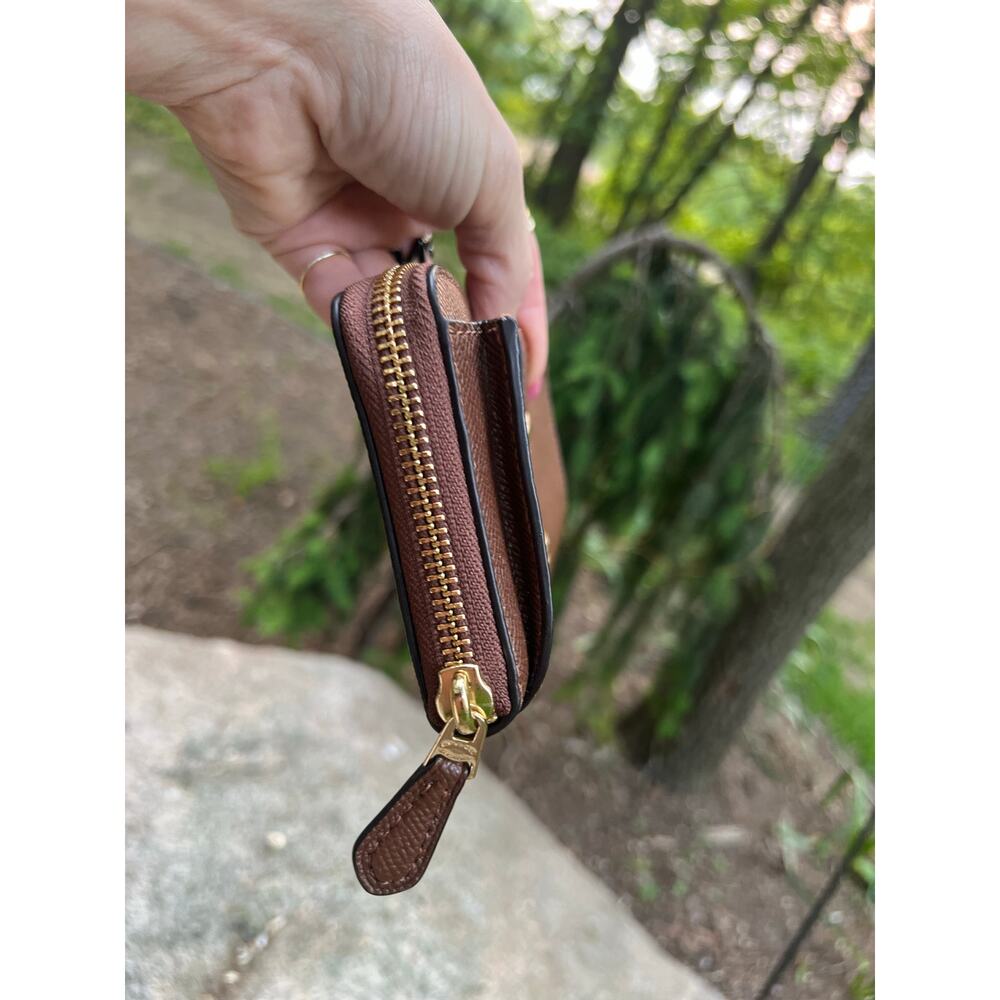 Coach Multifunctional Wallet In English Tan - Picture 3 of 16